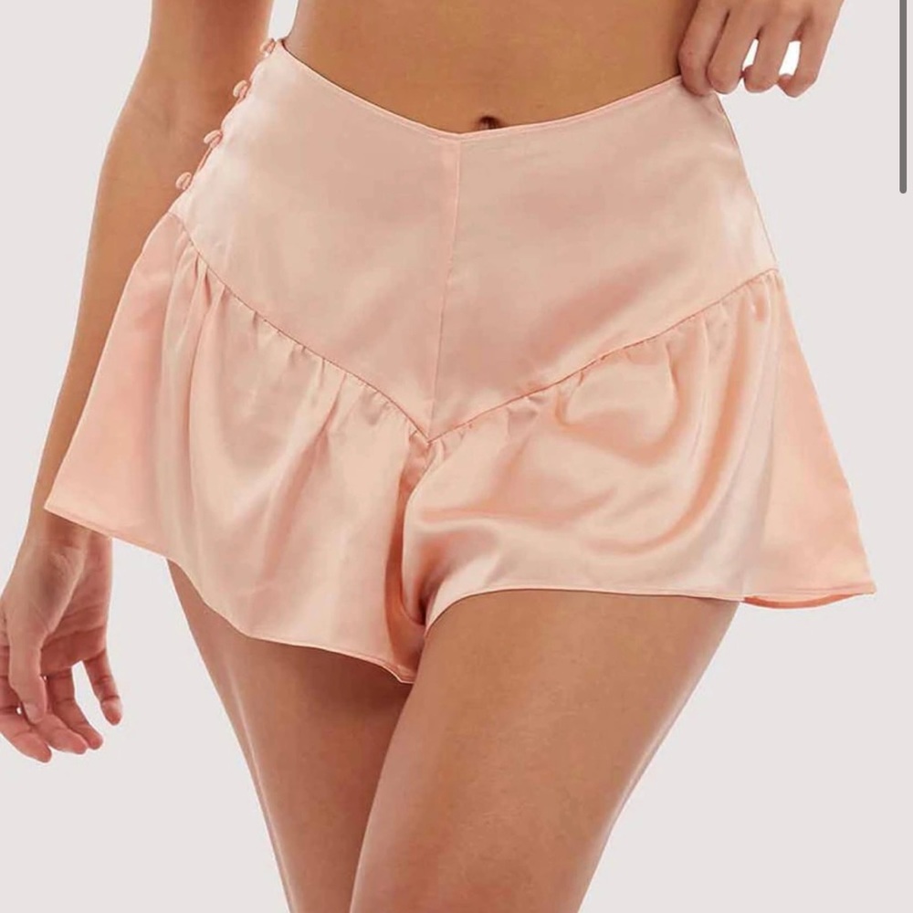 Tap shorts NWT